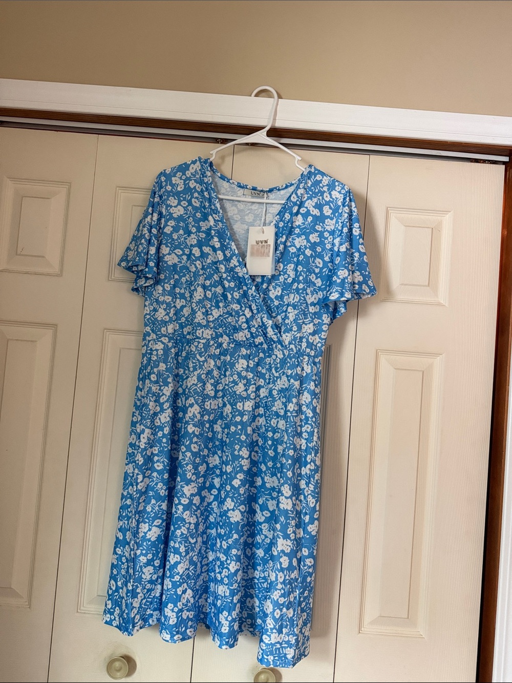 Source Unknown Blue Floral Wrap-Style Women’s Dress